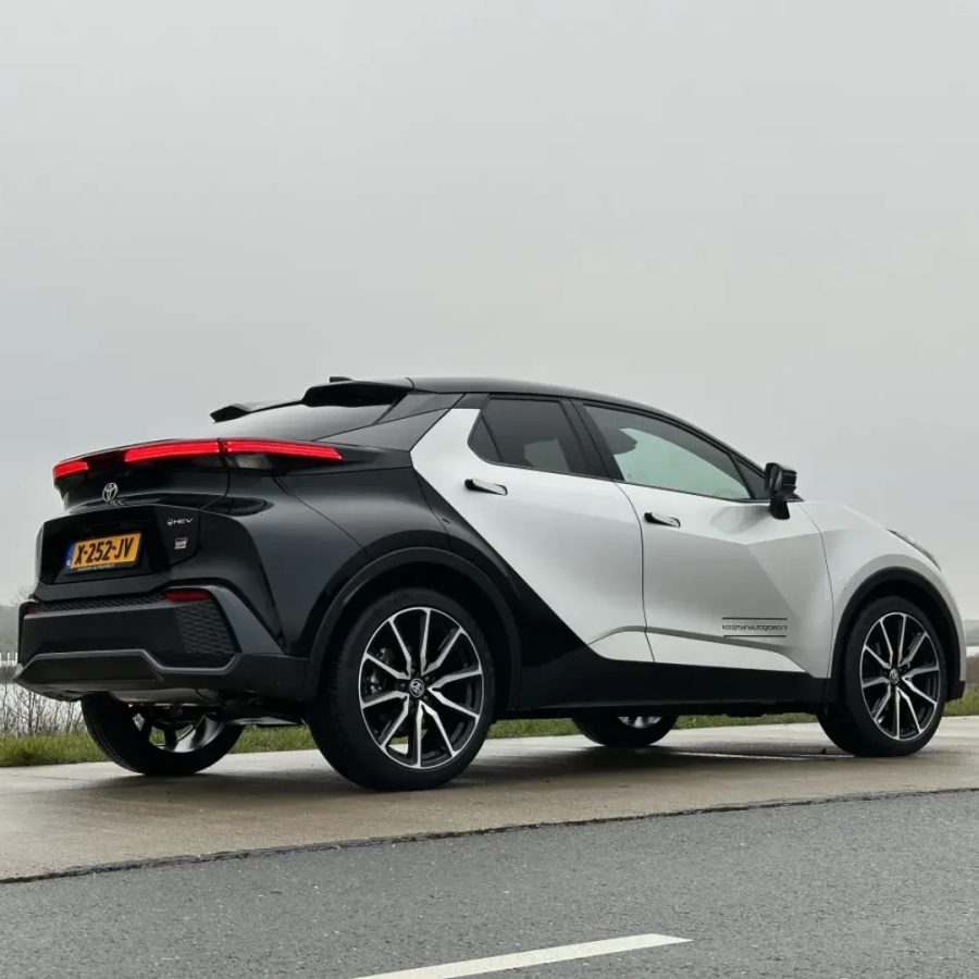 Toyota C-HR 11 Koop of Lease de Toyota C HR 2